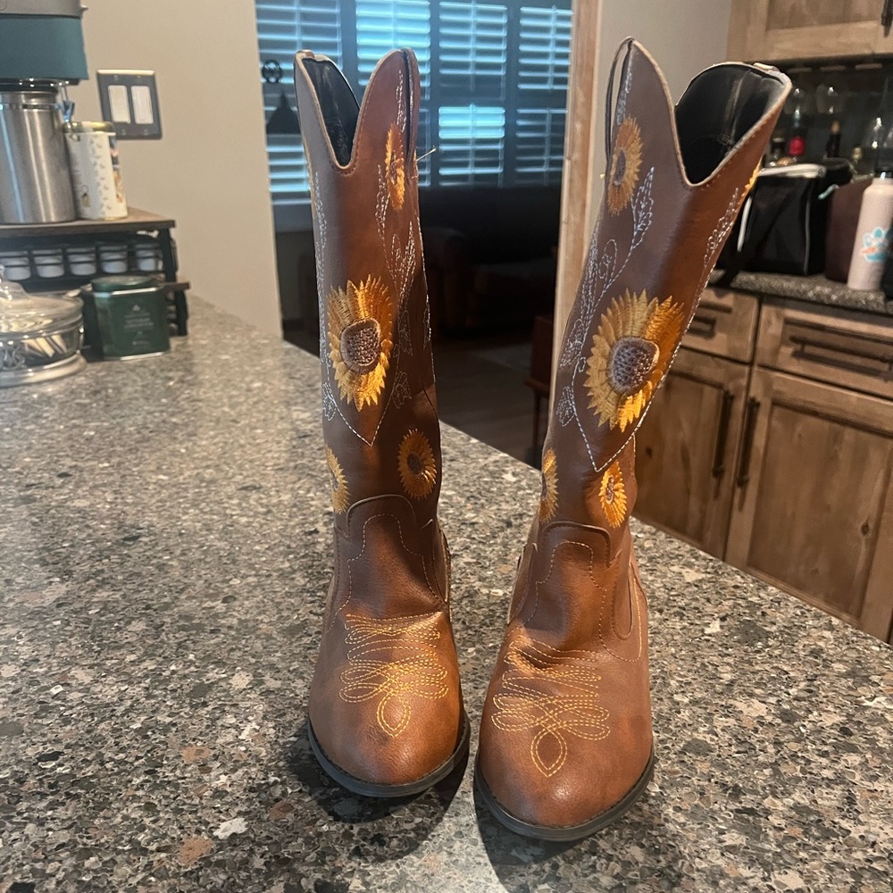Shein Flower Cowboy Boots - Picture 3 of 6